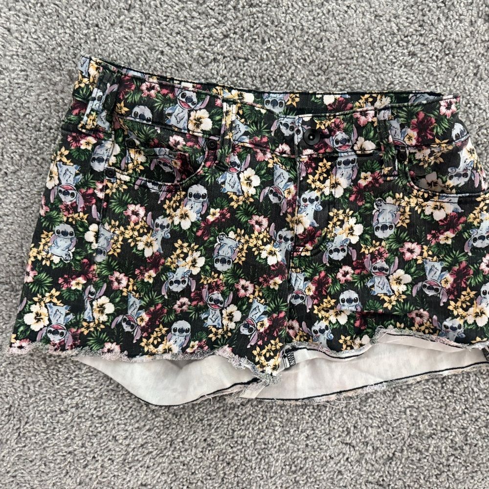 Disney Stitch shorts tropical denim 13